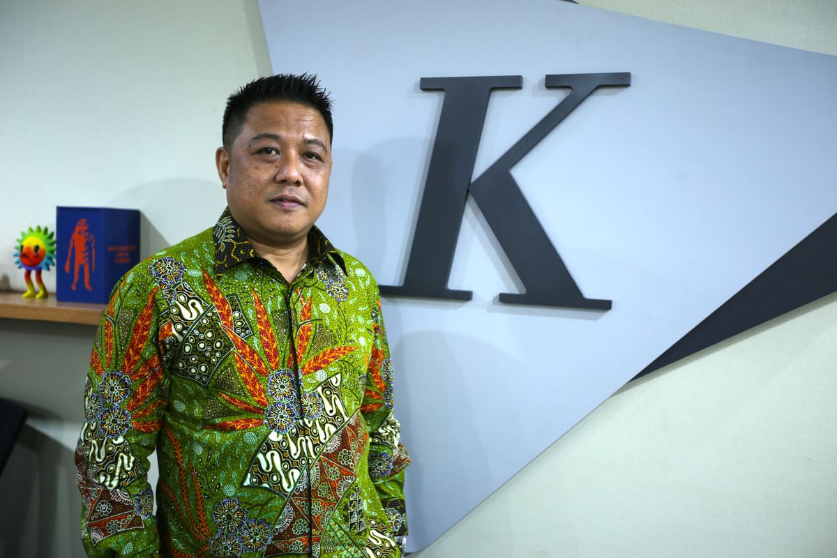 Ketua Badan Perlindungan Konsumen Nasional (BPKN) Rizal Edy Halim berpose seusai sesi wawancara di program Gaspol Kompas.com, Palmerah, Jakarta, Selasa (22/11/2022).