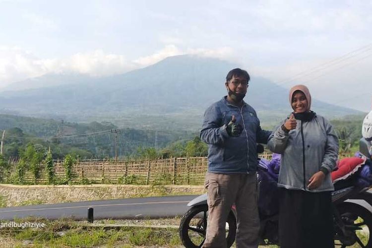 Foto istimewa, Saat pasangan suami istri,  Hasan dan Nining mengabadikan foto-foto disetiap perjalanannya.