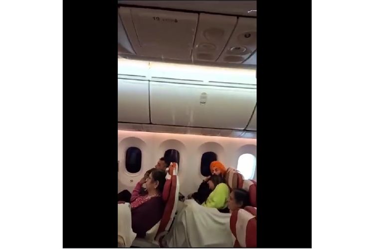 Pesawat India alami kebocoran