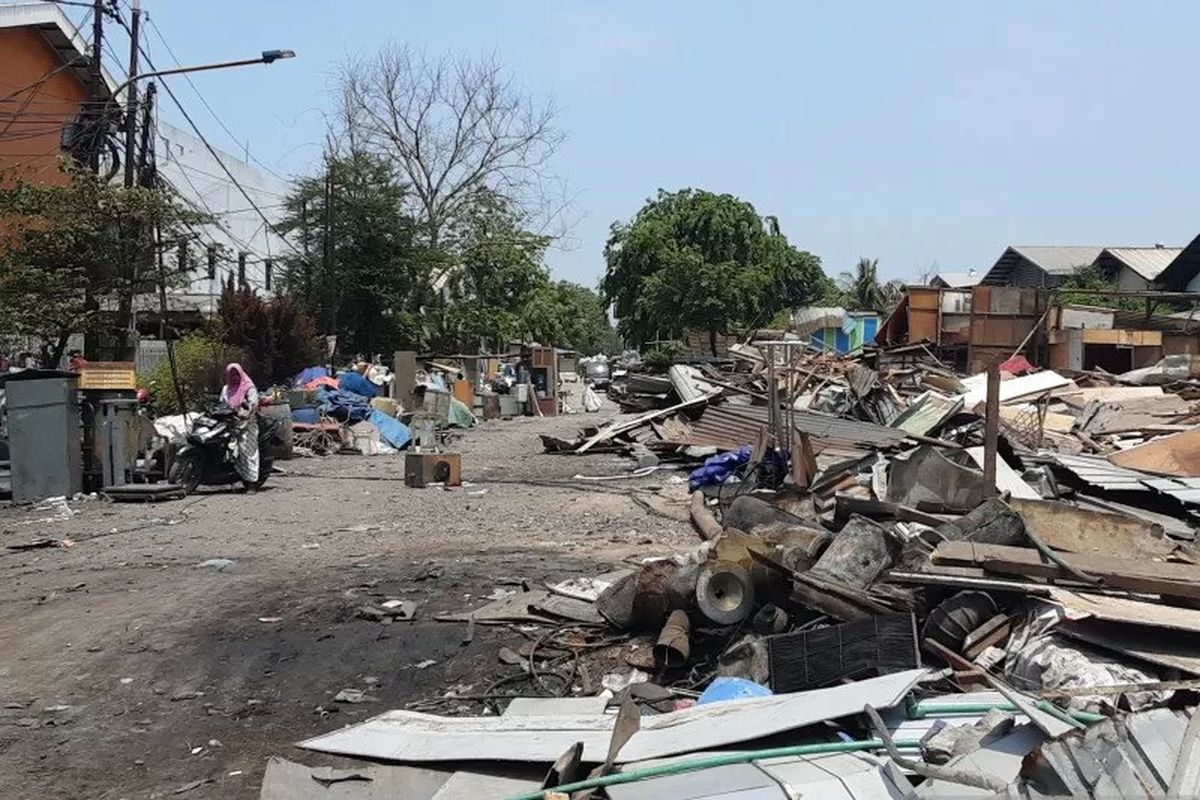 Kondisi bangunan dan tempat usaha warga di Jalan Sunter Agung Perkasa VIII, Kecamatan Tanjung Priok, Sabtu (16/11/2019) 