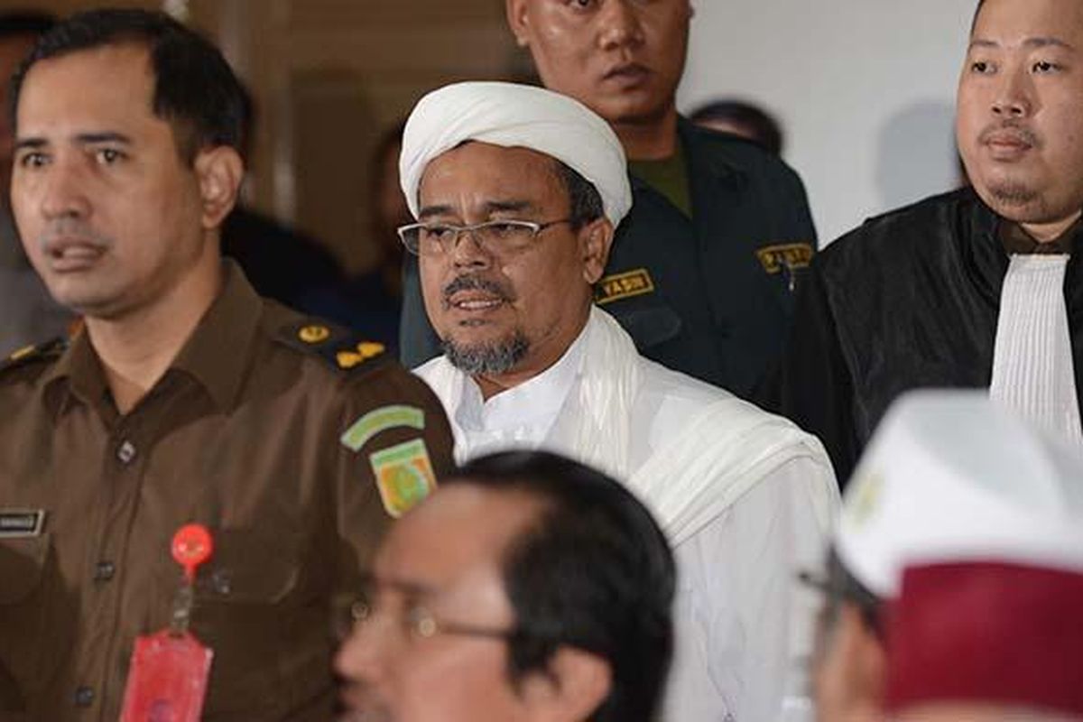 Pimpinan FPI Rizieq Shihab menjadi saksi dalam sidang kasus dugaan penodaan agama dengan terdakwa Gubernur DKI Jakarta Basuki Tjahaja Purnama (Ahok) yang digelar PN Jakarta Utara di Auditorium Kementerian Pertanian, Jakarta, Selasa (28/2/2017). Jaksa Penuntut Umum menghadirkan dua saksi ahli yaitu Rizieq Shihab dan Ahli Hukum Pidana Abdul Chair Ramadhan.