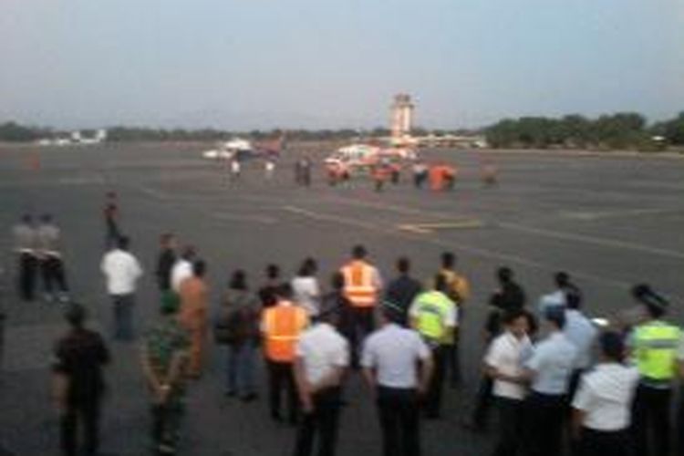 Empat helikopter yang digunakan untuk membawa 10 jenazah korban pesawat Aviastar yang jatuh di Kabupaten Luwu mendarat di Lanud Hasanuddin, Makassar, Selasa (6/10/2015) petang.