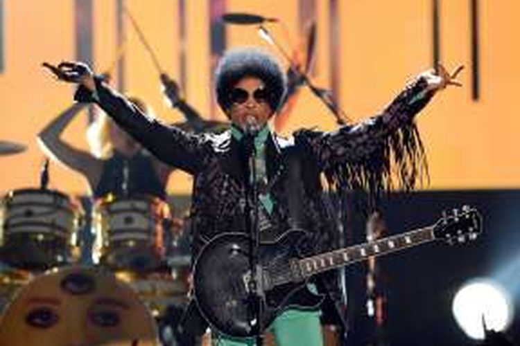 Prince tampil di panggung Billboard Music Awards 2013 di MGM Grand Garden Arena, Las Vegas, Nevada, AS, pada 19 Mei 2013. 