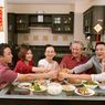 7 Manfaat Makan Bersama, dari Lebih Sehat hingga Hilangkan Stres