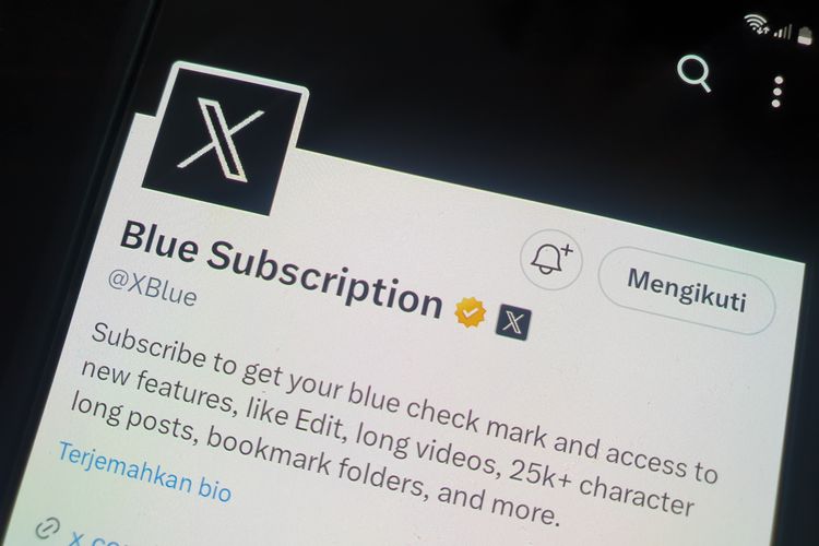 Ilustrasi Twitter Blue yang kini berubah menjadi X Blue atau Blue Subscription.