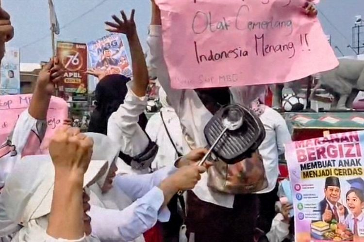 Bawa Panci dan Centong Nasi, Ratusan Orang Demo Dukung MBG di Bandar Lampung