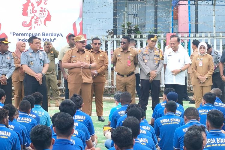 Pj Gubernur Papua Barat Daya, Mohammad Musa'ad, bertatap muka dengan warga binaan Lapas Sorong, Selasa (9/1/2024).