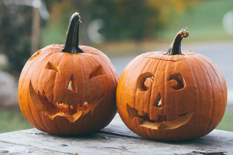 Ukiran labu identik dengan perayaan Halloween di berbagai belahan dunia.