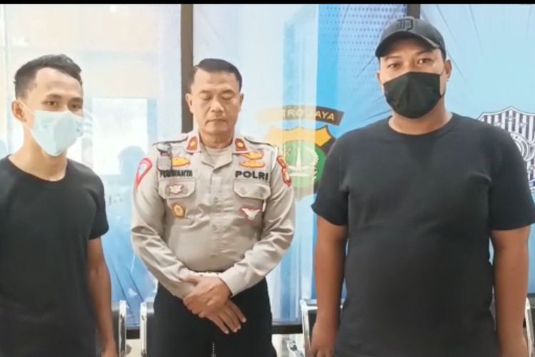 Muhammad Luthfi pengemudi mobil yang tabrak pesepeda berinisial YS di kawasan Harmoni, Jakarta Pusat, selamat untuk berdamai setelah pelaku meminta maaf kepada korban di Mapolres Metro Jakarta Pusat, Minggu (6/11/2022).