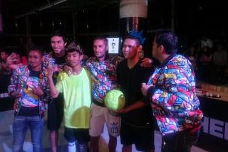 Ramdani Lestaluhu, Raphael Maitimo, Darius Sinathrya, dan Panji Pragiwaksono menjadi juri turnamen Adidas 2 vs 2 Destroy vs Control, Sabtu (8/8/2015).