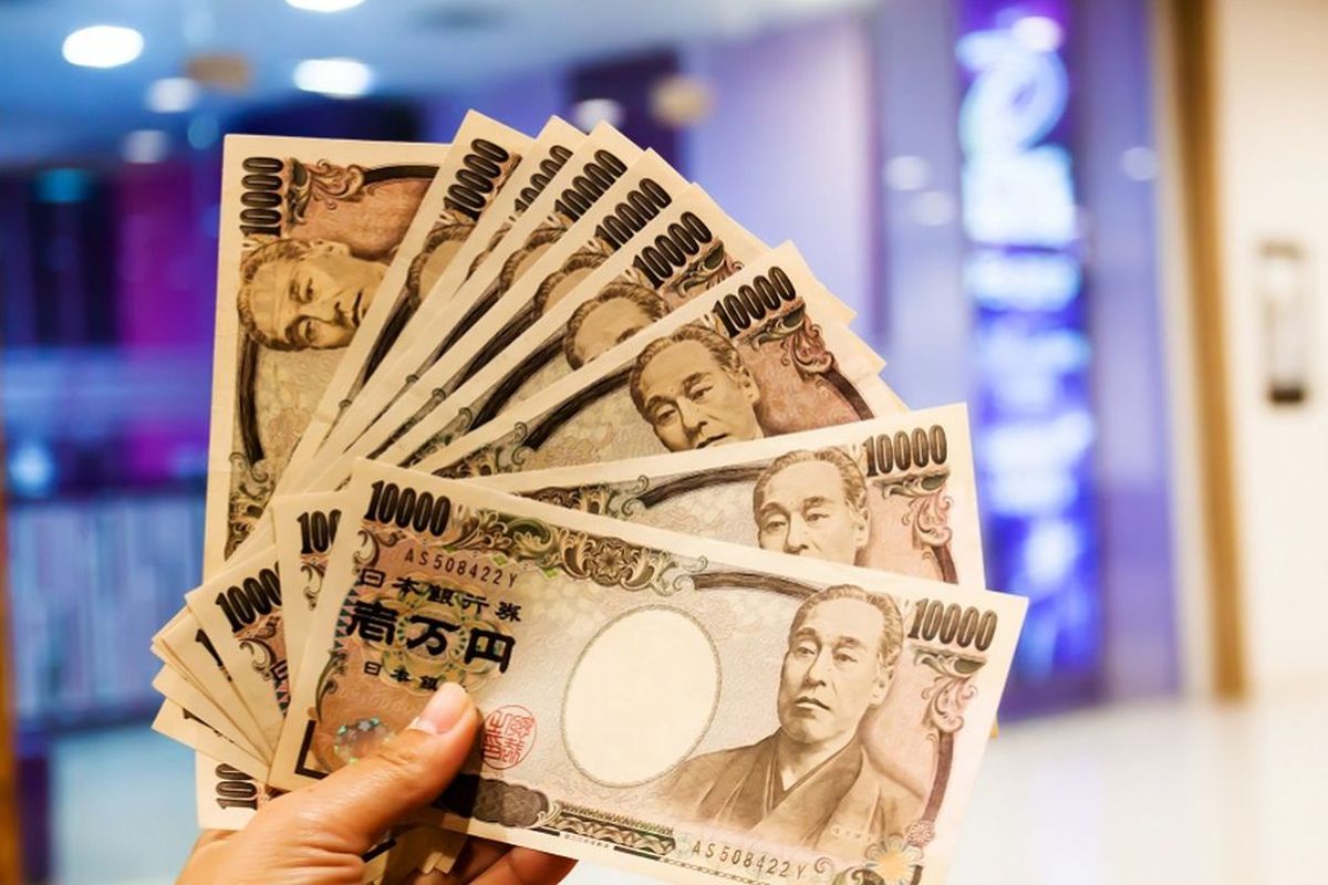 Pemerintah menerbitkan Surat Utang Negara (SUN) dalam valuta asing berdenominasi yen Jepang senilai 104,8 miliar yen Jepang atau setara Rp 11,35 triliun