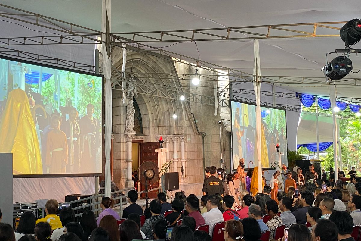 Jemaat padati Gereja Katedral Jakarta menjelang Jumat Agung 2025