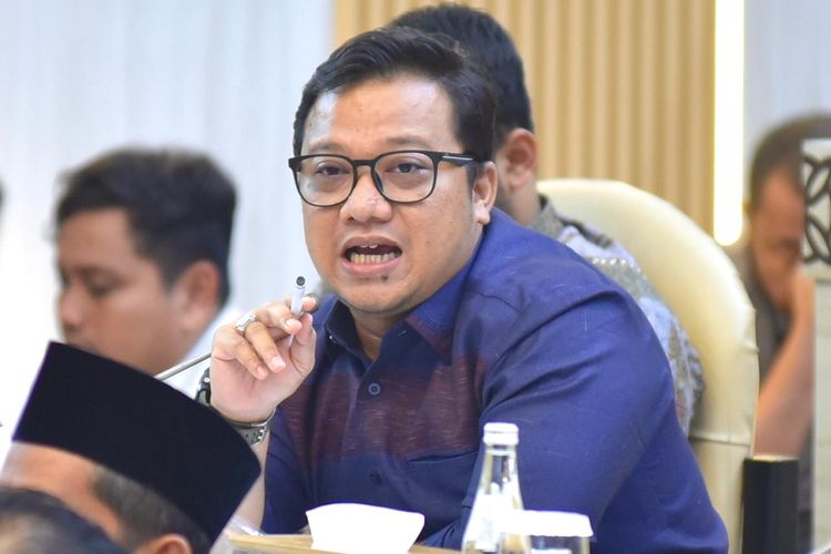 Anggota DPR Minta Kemenhub Transparan soal Evaluasi Taksi Green SM