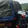 Kecelakaan di Km 80 Tol Cipularang, Truk Pecah Ban Hantam Avanza hingga Hancur