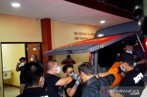 Keluarga Pelaku Penyerangan Mabes Polri Datangi RS Polri Kramat Jati