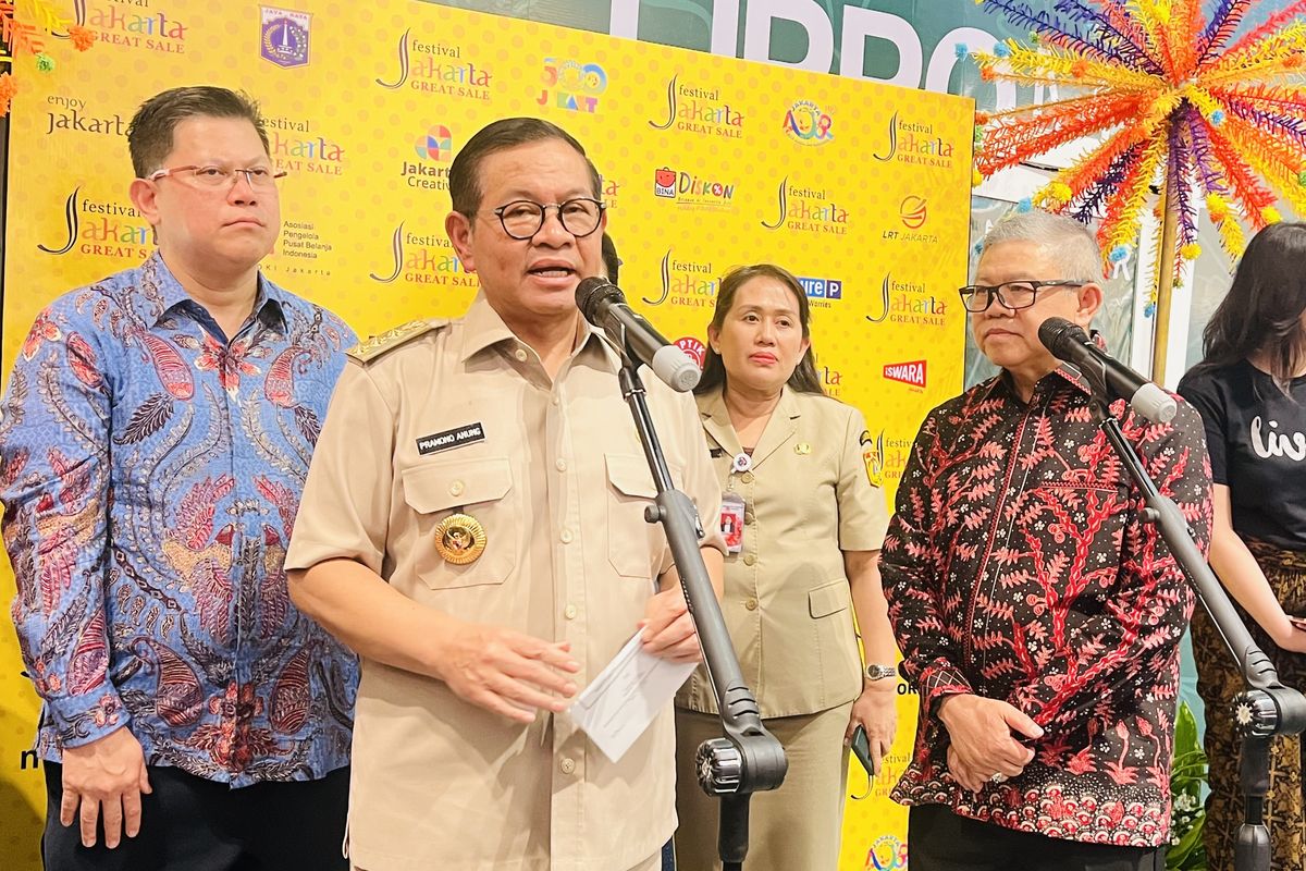 Gubernur Jakarta Pramono Anung di acara Jakarta Great Sale di Main Atrium Lippo Mall Nusantara, Selasa (10/6/2025).