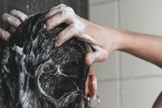 Cara Jaga Kebersihan Rambut dan Kulit Kepala Selain Keramas