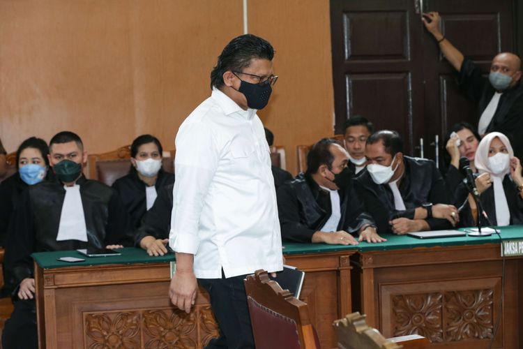 Terdakwa kasus dugaan pembunuhan berencana terhadap Nofriansyah Yosua Hutabarat atau Brigadir J, Ferdy Sambo menjalani sidang putusan di Pengadilan Negeri Jakarta Selatan, Senin (13/2/2023).