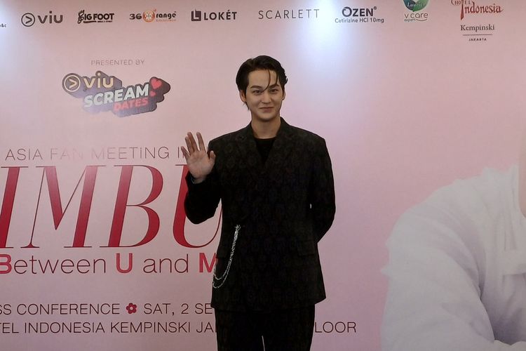 Aktor Korea Kim Bum saat konferensi pers di Hotel Indonesia Kempinski, Sabtu (2/9/2023) sehari sebelum fan meeting Between U and Me.