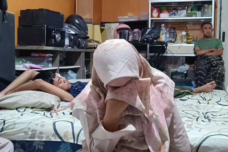 Tangis Ibu Siswa SMA Korban Penembakan Airgun di Garut: 