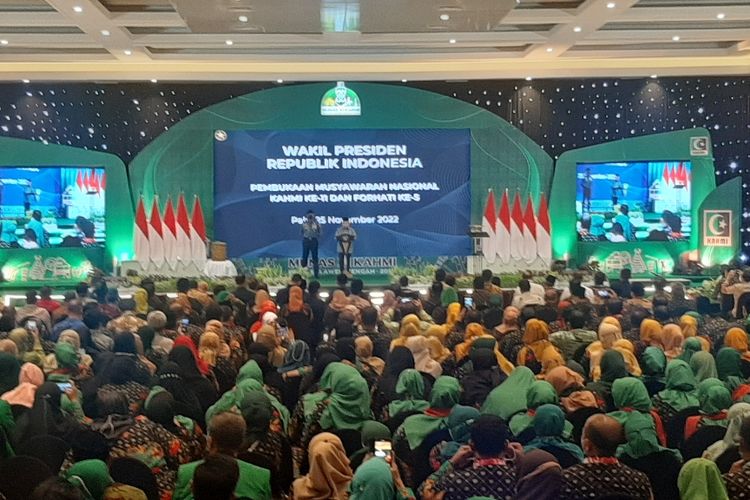 Wakil Presiden Ma'ruf Amin saat membuka Musyawarah Nasional (Munas) ke-XI KAHMI di Palu, Sulawesi Tengah, Jumat (25/11/2022). 