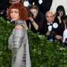 7 Busana Met Gala Terbaik Sepanjang Masa, Ada Zendaya dan Rihanna