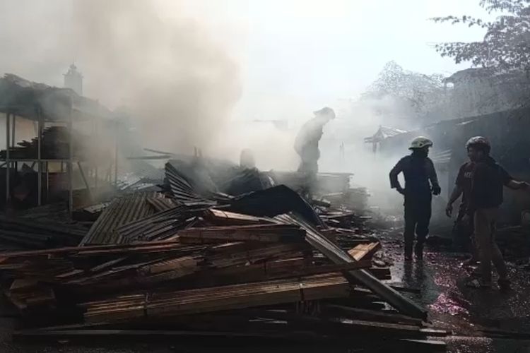 Pasar Mebel Gilingan Kota Solo, Terbakar pada Selasa (3/5/2022)