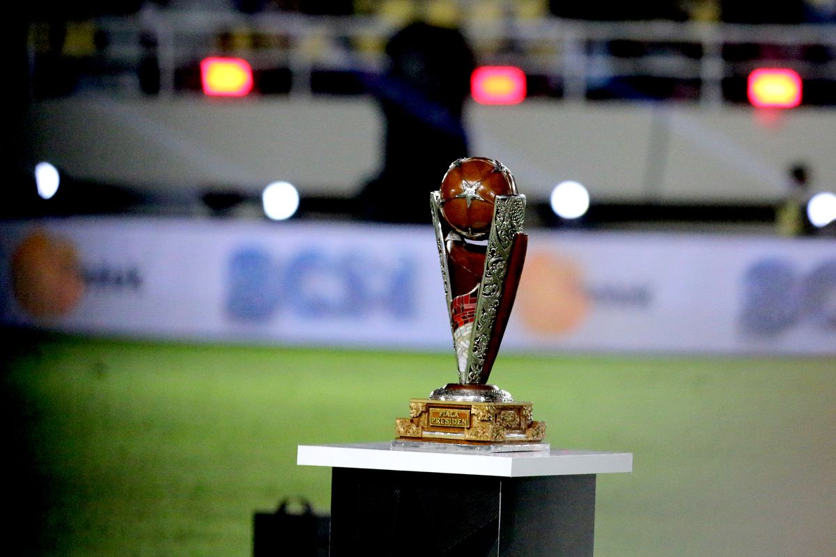 Piala Presiden yang diperebutkan Borneo FC dan Arema FC pada edisi 2024 ini dalam final yang berakhir dengan skor 1(4)-(5) di Stadion Manahan Solo, Minggu (4/8/2024) malam.