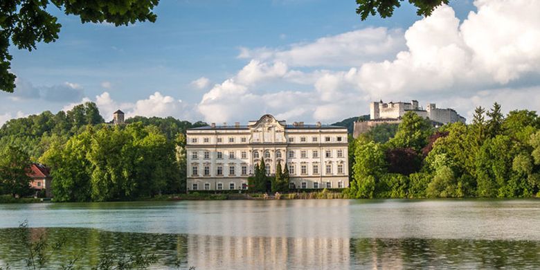 Leopoldskron Palace di Salzburg, Austria. Salzburg memang terkenal sebagai salah satu tujuan wisata populer di Austria.