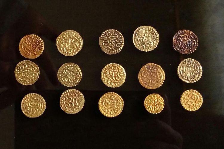 Koin emas peninggalan sejarah Islam dari Kerajaan Aceh.