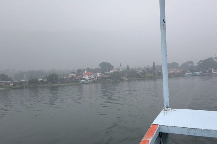 Kabut Asap Ganggu Jarak Pandang di Danau Toba, Dishub Siapkan Penyesuaian Jadwal Kapal
