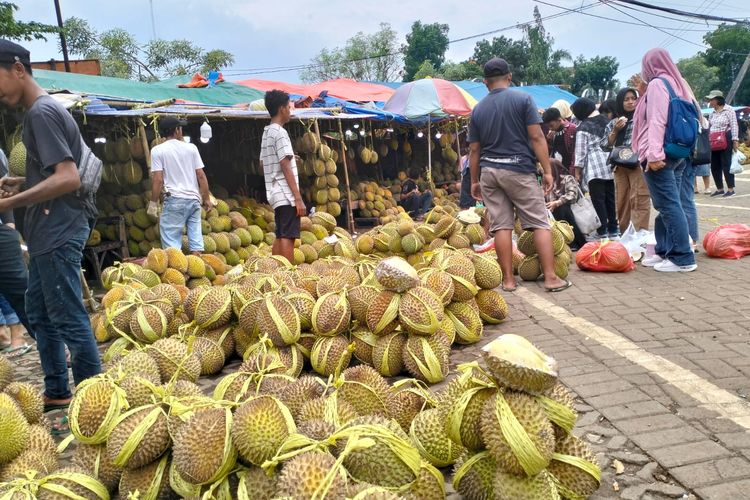 Dozens of durian traders in the Cheng Ho tourist market region regretted a viral video containing Tewel, Saturday (02/08/2025).