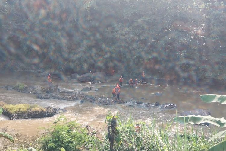 ASN Kota Bogor Diduga Hanyut di Sungai Cisadane, Motor Ditemukan di Jembatan