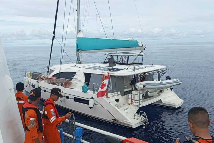 Tim SAR Kantor pencarian dan pertolongan Provinsi Gorontalo berhasil menemukan yacht berbendera Kanada yang alami kecelakaan di laut Sulawesi. Yacht ini sempat mengalami mati mesin yang berhasil ditangani, namun setelah melanjutkan perjalanan kapal ini menabrak gelondongan kayu hingga mengalami kebocoran pada lambung bagian depan.