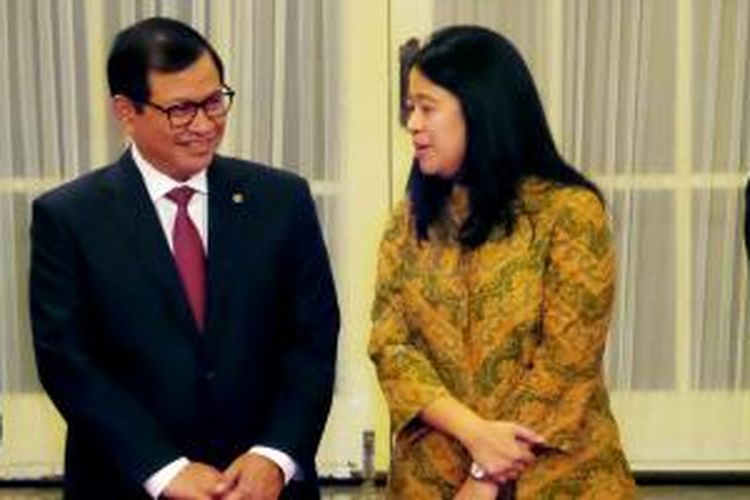 Sekretaris Kabinet Pramono Anung dan Menteri Pembangunan Manusia dan Kebudayaan Puan Maharani 