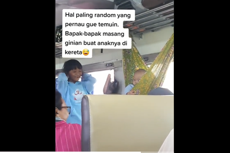 Video viral penumpang buat ayunan kain di kereta.