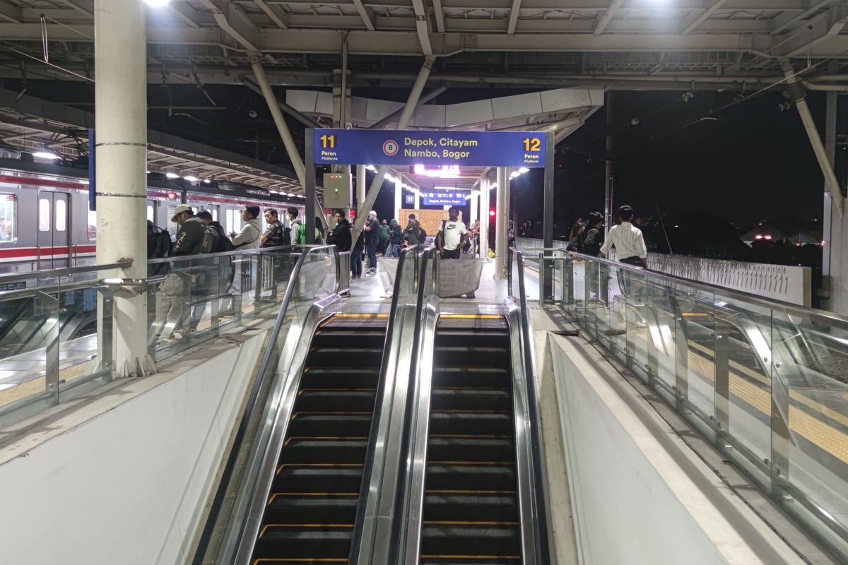 Eskalator di Stasiun Manggarai.