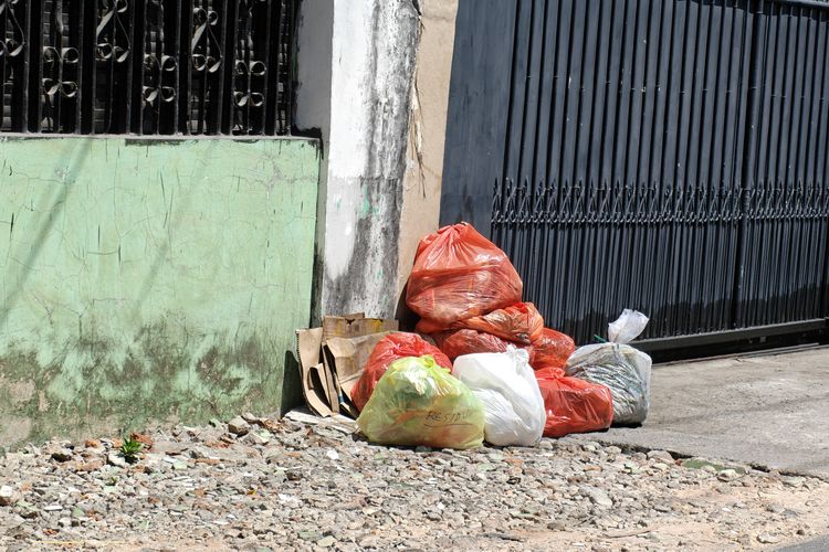 Warga Protes Transit Sampah Dekat Permukiman, Camat Ujung Pandang Akui Kekurangan Lahan