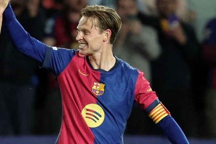 Alasan Hansi Flick Cabut Sementara Ban Kapten Frenkie de Jong di Barcelona