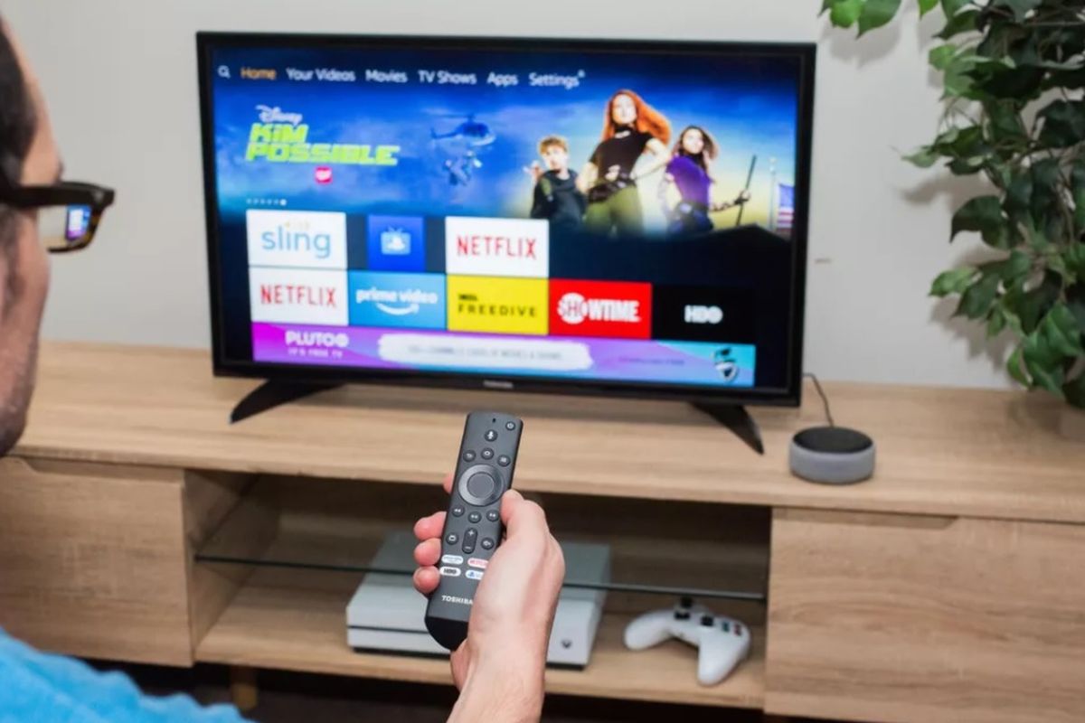 ilustrasi pengguna smart TV