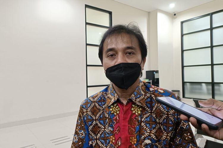 Roy Suryo yang turut dihadirkan sebagai saksi ahli dalam persidangan lanjutan dugaan kasus begal salah tangkap di Pengadilan Negeri Cikarang pada Senin (14/3/2022). (KOMPAS.com/Joy Andre T). 