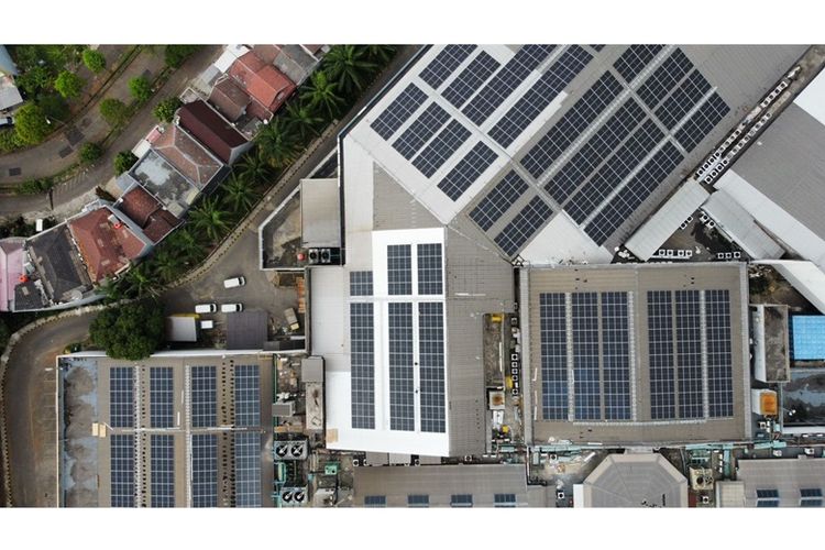 Lippo Malls Indonesia menerapkan teknologi solar panel untuk menekan 917 ton emisi CO2 tiap tahun