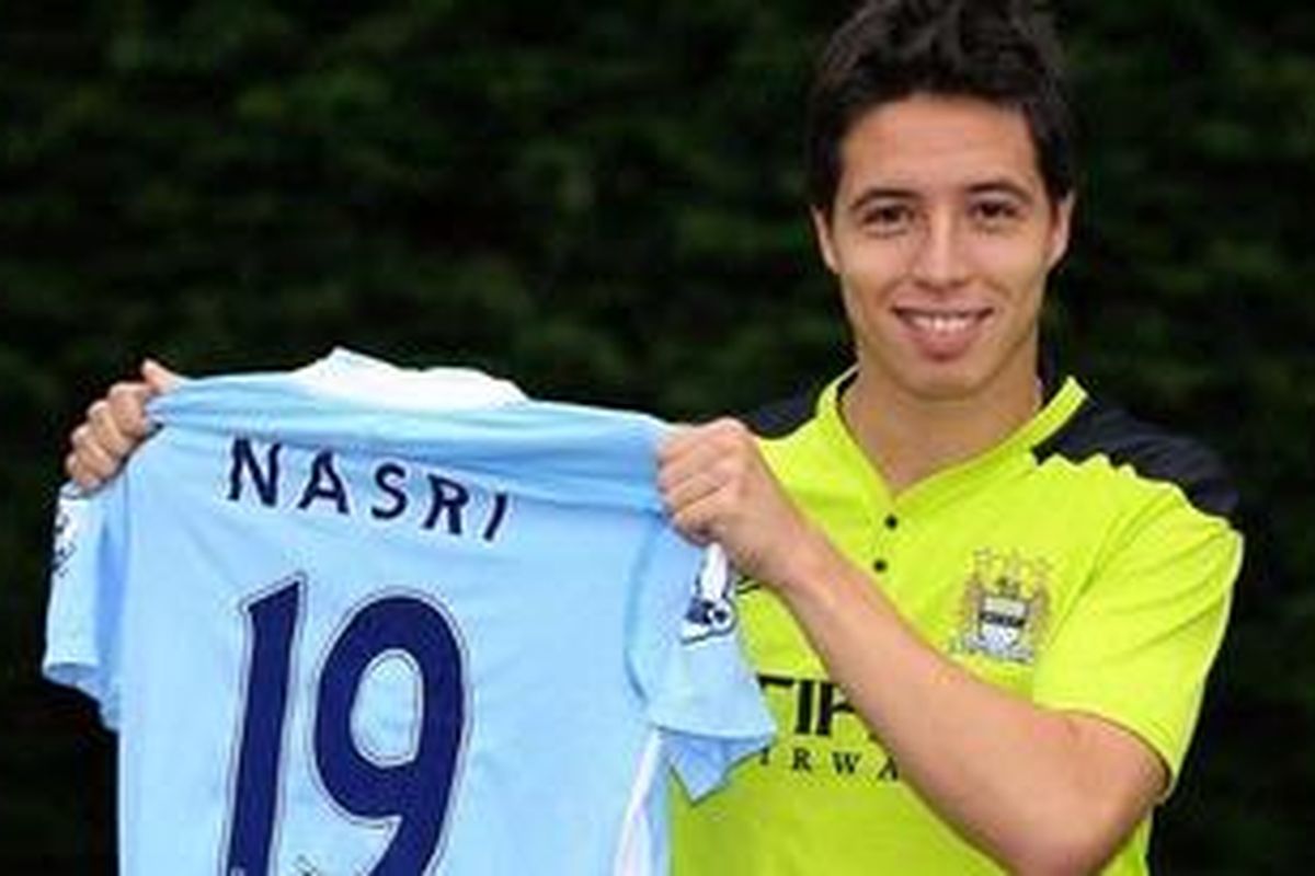 Gelandang Manchester City, yang baru dibeli dari Arsenal, Samir Nasri.
