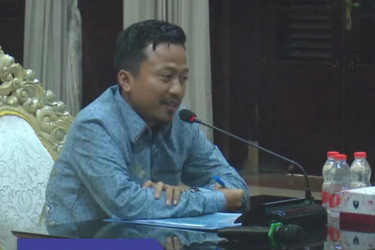 Salah satu peserta seleksi Kepala Dinas Pemkot Surabaya, Adi Gunita, Selasa (2/12/2025).