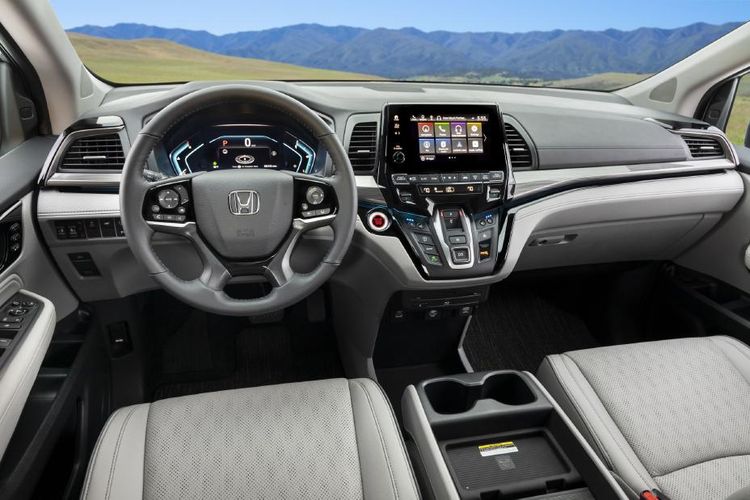 Tampilan dasbor Honda Odyssey USDM generasi kelima facelift