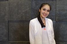 Sandra Dewi dan Tantangan MengASIhi Dua Bayi