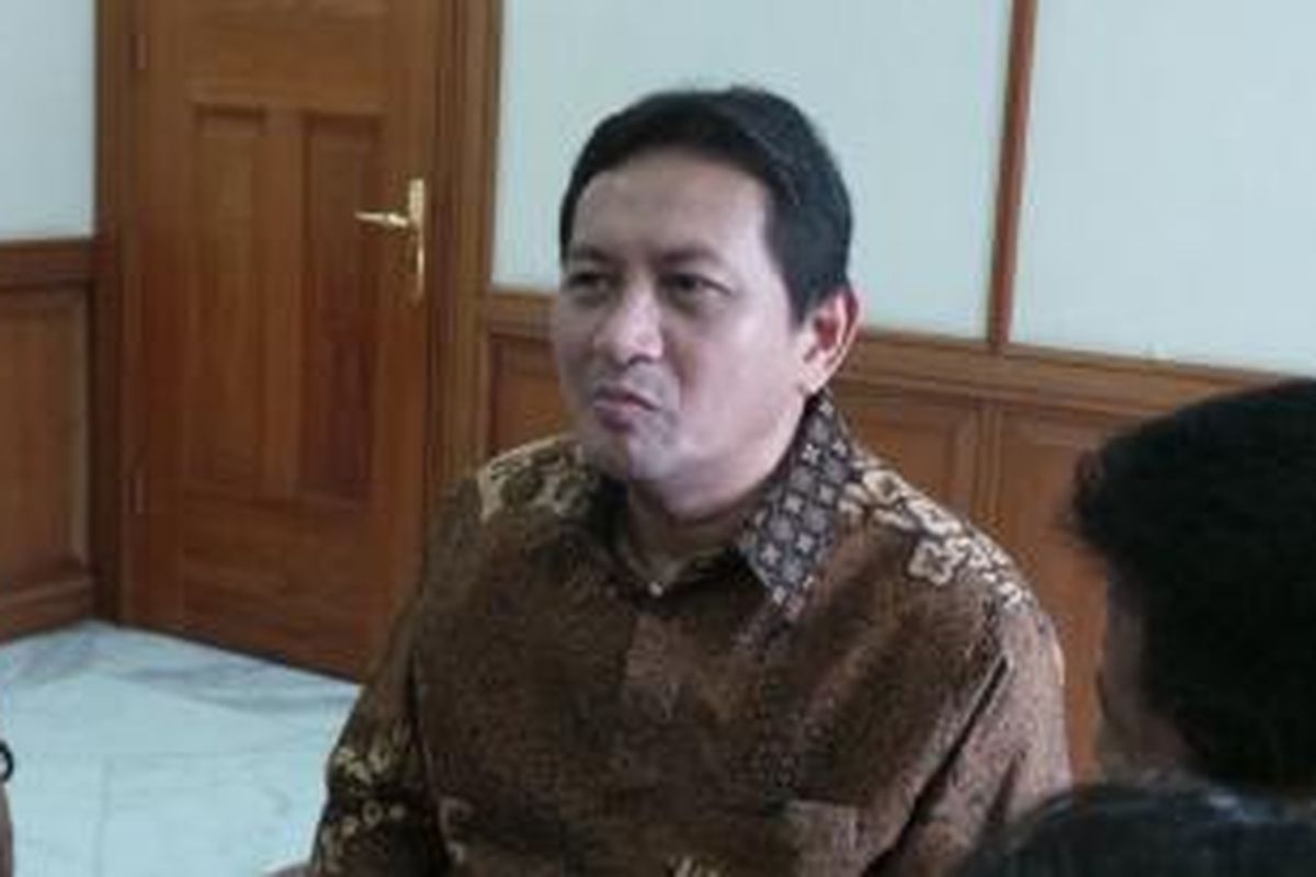 Mantan Kepala Dinas Perhubungan DKI Jakarta Udar Pristono saat memberikan keterangan pers, di ruang TGUPP, Balaikota Jakarta, Selasa (13/5/2014).