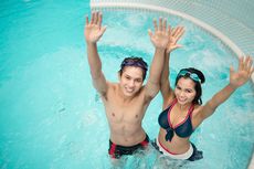 Tampil Fashionable Saat Berenang, Ini 4 Tips yang Bisa Dicoba