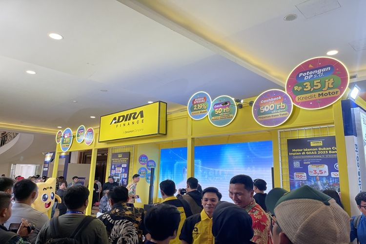 Adira Finance menjadi Official Multifinance Partner ajang perdana Gaikindo Indonesia International Auto Show (GIIAS) Bandung 2023 yang digelar di Sudirman Grand Ballroom, Kota Bandung, Jawa Barat (Jabar), mulai Rabu (22/11/2023) hingga Minggu (26/11/2023). 