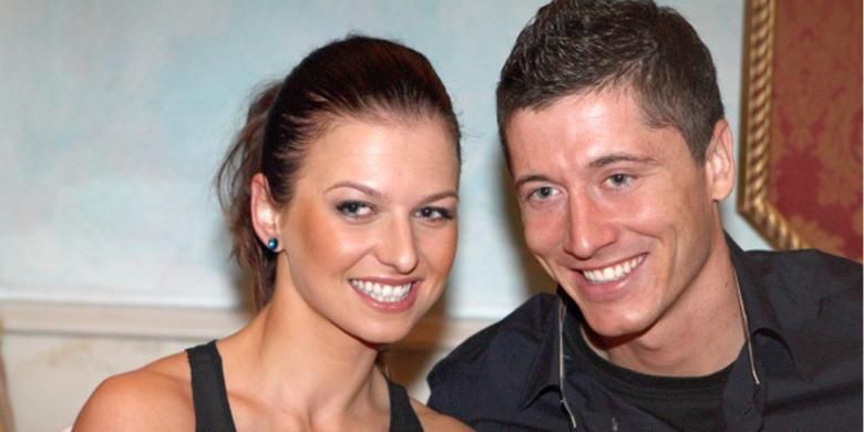 Robert Lewandowski (kanan) dan istrinya, Anna Stachurska.